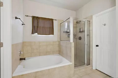 Bath - 313 Howard Dr, Devine, TX 78016 photo 1 of 4