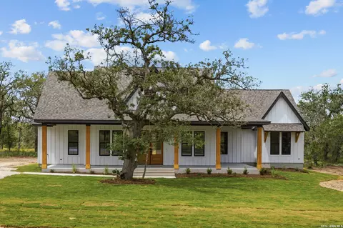108 Syrah St, La Vernia, TX 78121