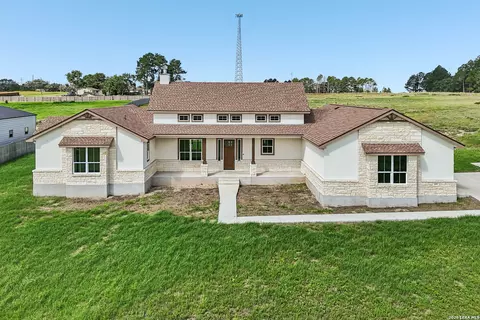 109 Medora Br, Floresville, TX 78114
