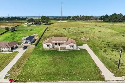 109 Medora Br, Floresville, TX 78114