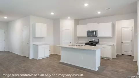 Kitchen - 14510 Open Range Rd, Lytle, TX 78052 photo 1 of 2