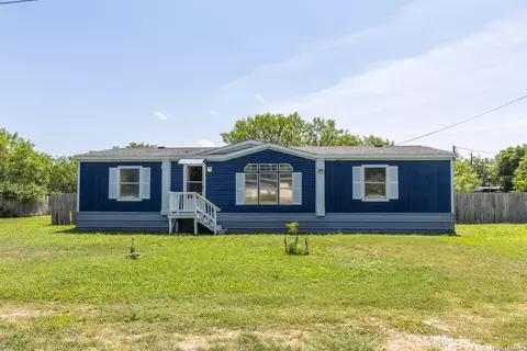 702 N 11th St, Junction, TX 76849