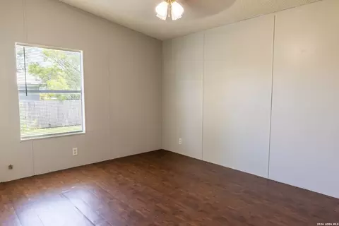 Bedroom - 702 N 11th St, Junction, TX 76849 photo 3 of 5