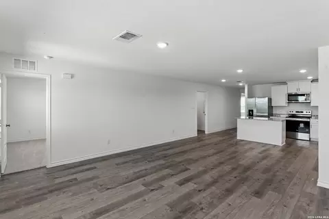Living - 1226 Punta Mita St, Converse, TX 78109 photo 3 of 4
