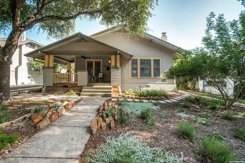 428 Queen Anne Ct, San Antonio, TX 78209