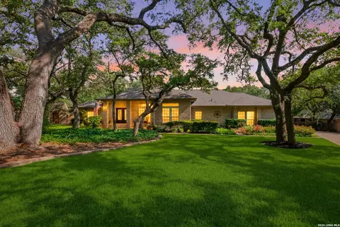 8607 Braun Hill Dr, San Antonio, TX 78254