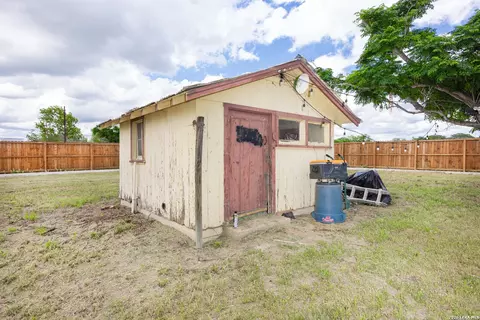 Exterior - 523 Rossville # B, Devine, TX 78016 photo 3 of 5