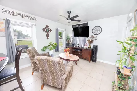 Living - 523 Rossville # B, Devine, TX 78016 photo 1 of 1