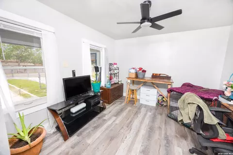 Other - 523 Rossville # B, Devine, TX 78016 photo 5 of 5