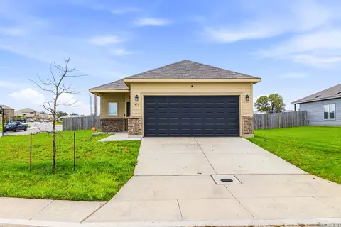 3470 Mccrae Xing, San Antonio, TX 78264
