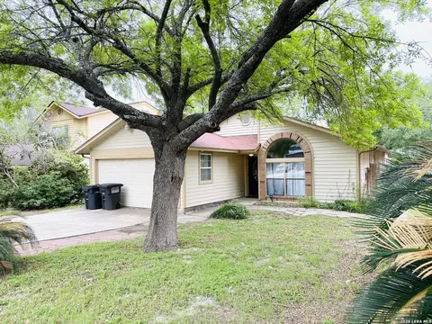 647 Cypressgreen Dr, San Antonio, TX 78245