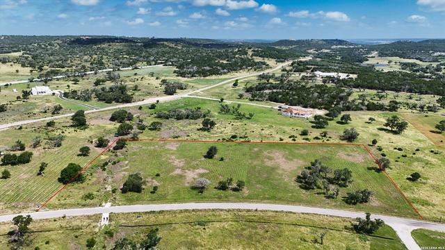 143 Coldwater Dr, Center Point, TX 78010