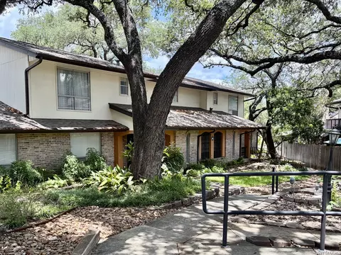 8915 Datapoint Dr #44B, San Antonio, TX 78229