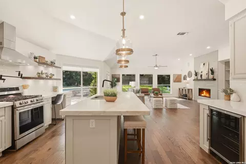 24 Inwood Mnr, San Antonio, TX 78248