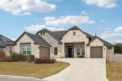 156 Moon, Castroville, TX 78009