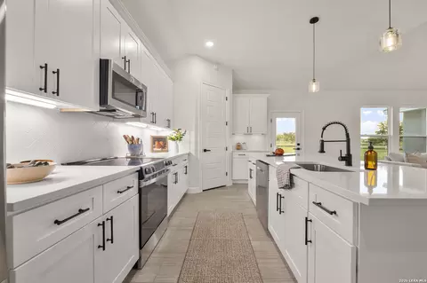 Kitchen - 100 W Medium Meadow Dr, Lytle, TX 78052 photo 1 of 4