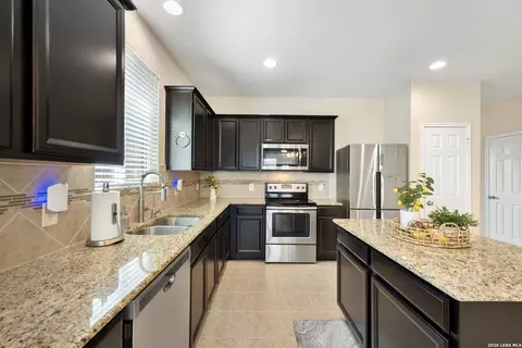 8722 Buggy Ln, Converse, TX 78109