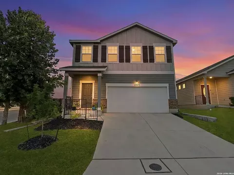 4905 Hallies Gdn, Saint Hedwig, TX 78152