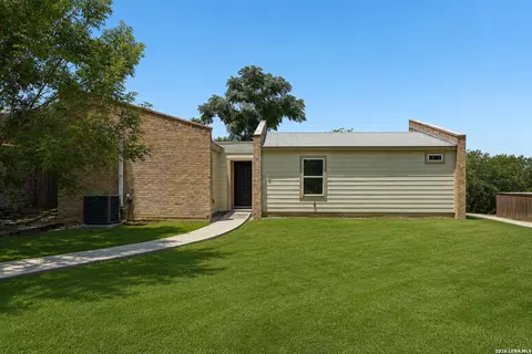 12010 Sailing Away St, Live Oak, TX 78233