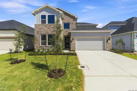 2704 Sierra Chicas Ln, Seguin, TX 78155