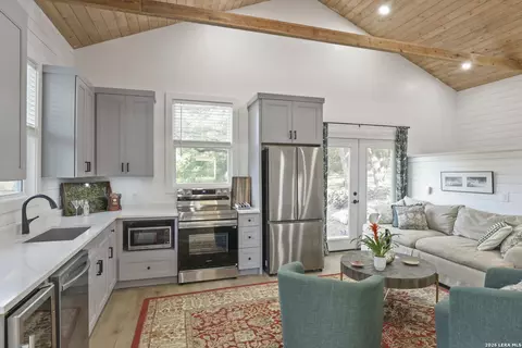 14252 Antonio, Helotes, TX 78023