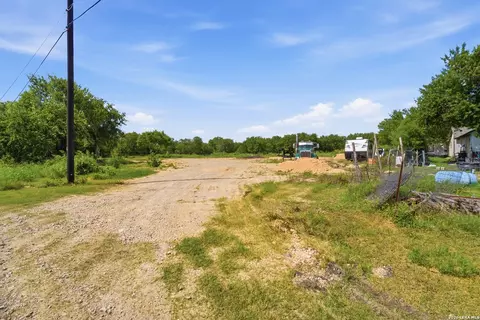 4800 Redwood Rd, San Marcos, TX 78666