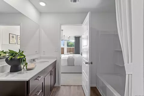 Bath - 1230 Punta Mita St, Converse, TX 78109 photo 2 of 3