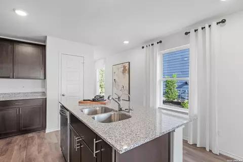Kitchen - 1230 Punta Mita St, Converse, TX 78109 photo 4 of 4