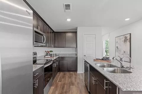Kitchen - 1230 Punta Mita St, Converse, TX 78109 photo 3 of 4