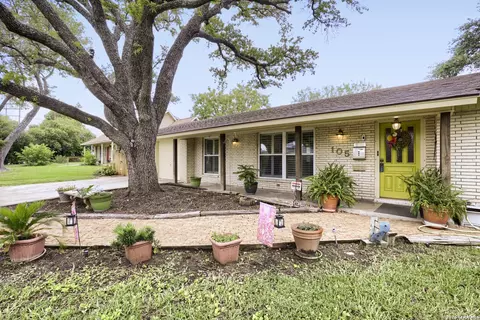 105 Harriett Dr, San Antonio, TX 78216