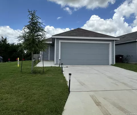 3735 Moon Hl, Marion, TX 78132
