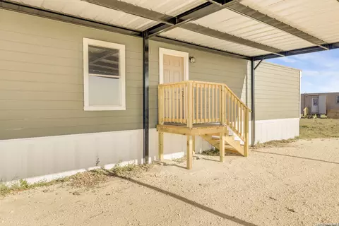 2811 Cr 467, Devine, TX 78016 photo 2