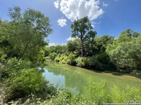 5354 Labus Rd, Elmendorf, TX 78112