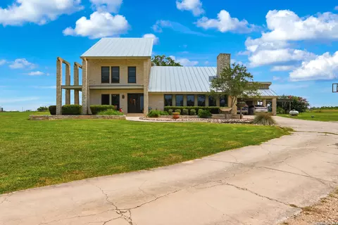 4874 Old Lehmann, Kingsbury, TX 78638