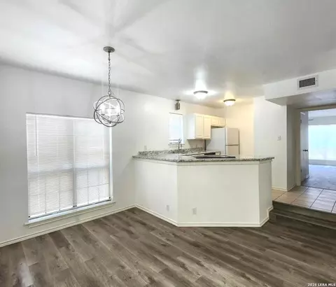 8611 Datapoint Dr #73, San Antonio, TX 78229