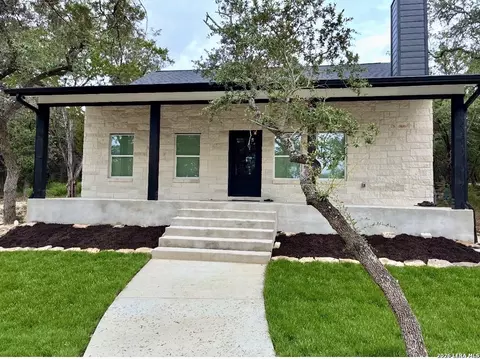 197 Spring Mountain Dr, Canyon Lake, TX 78133