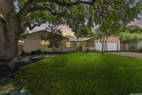 10007 Astronaut Dr, San Antonio, TX 78217