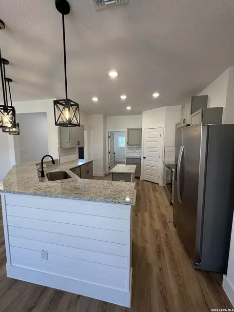 Kitchen - 2000 Owens Ave, Three Rivers, TX 78071 photo 1 of 4