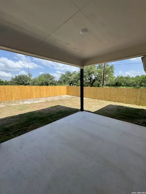 Exterior - 2000 Owens Ave, Three Rivers, TX 78071 photo 4 of 7