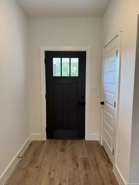 Entry Way - 2000 Owens Ave, Three Rivers, TX 78071 photo 1 of 4