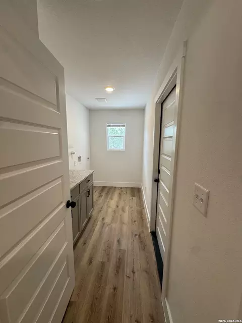 Entry Way - 2000 Owens Ave, Three Rivers, TX 78071 photo 4 of 4