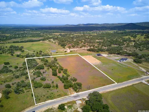 000 Winans Ranch Rd, Bandera, TX 78003