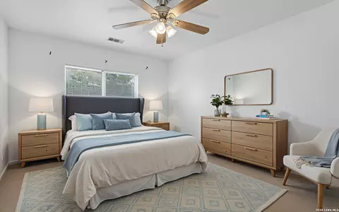 Bedroom - 6435 Flatstone Pass, Converse, TX 78109 photo 4 of 7