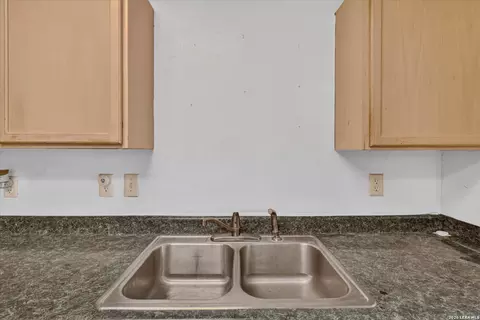 Kitchen - 6435 Flatstone Pass, Converse, TX 78109 photo 4 of 4