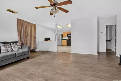 Living - 6435 Flatstone Pass, Converse, TX 78109 photo 4 of 4