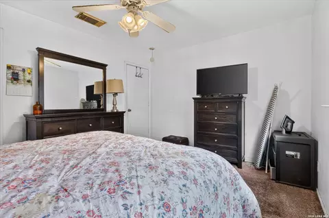 Bedroom - 6435 Flatstone Pass, Converse, TX 78109 photo 7 of 7