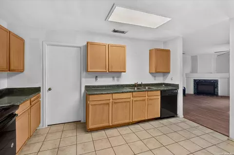 Kitchen - 6435 Flatstone Pass, Converse, TX 78109 photo 3 of 4