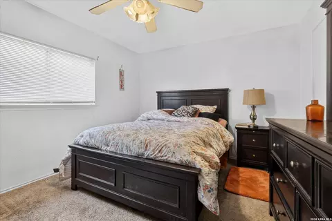 Bedroom - 6435 Flatstone Pass, Converse, TX 78109 photo 6 of 7