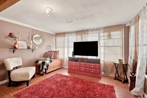710 Storey, Cotulla, TX 78014 photo 8