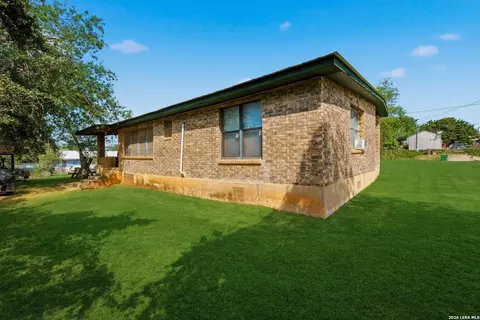 710 Storey, Cotulla, TX 78014 photo 29